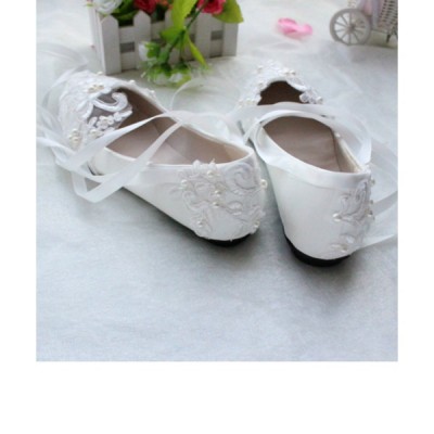 Wedding Shoes Women's Patent Leather Flat Heel Closed Toe Flats With Imitation Pearl Lace Wedding Shoes Women's Patent Leather Flat Heel Closed Toe Flats With Imitation Pearl Lace
