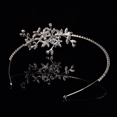 Wedding Accessories Ladies Classic Rhinestone / Alloy Crowns Wedding Accessories Ladies Classic Rhinestone / Alloy Crowns